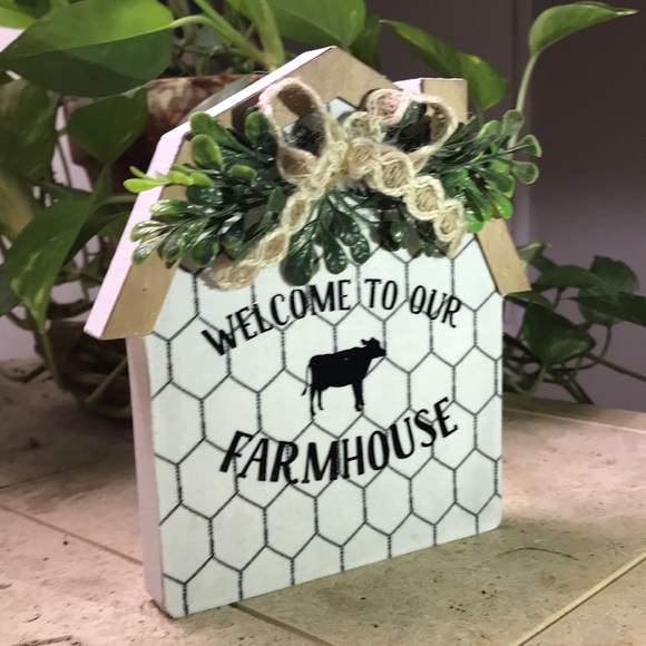 Handcrafted Wood Barn Shelf Sitter - Picture 3 of 6